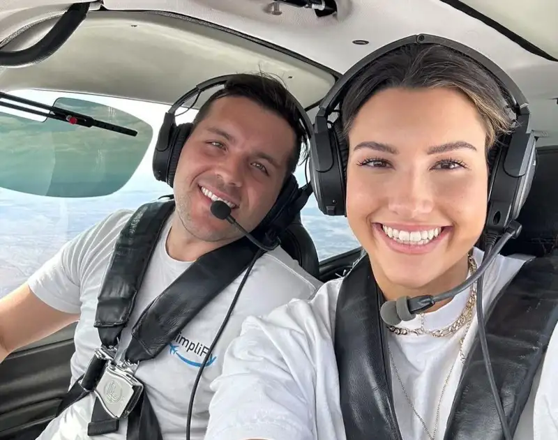 SimpliFly Flight School student and flight instructor in a Cessna airplane