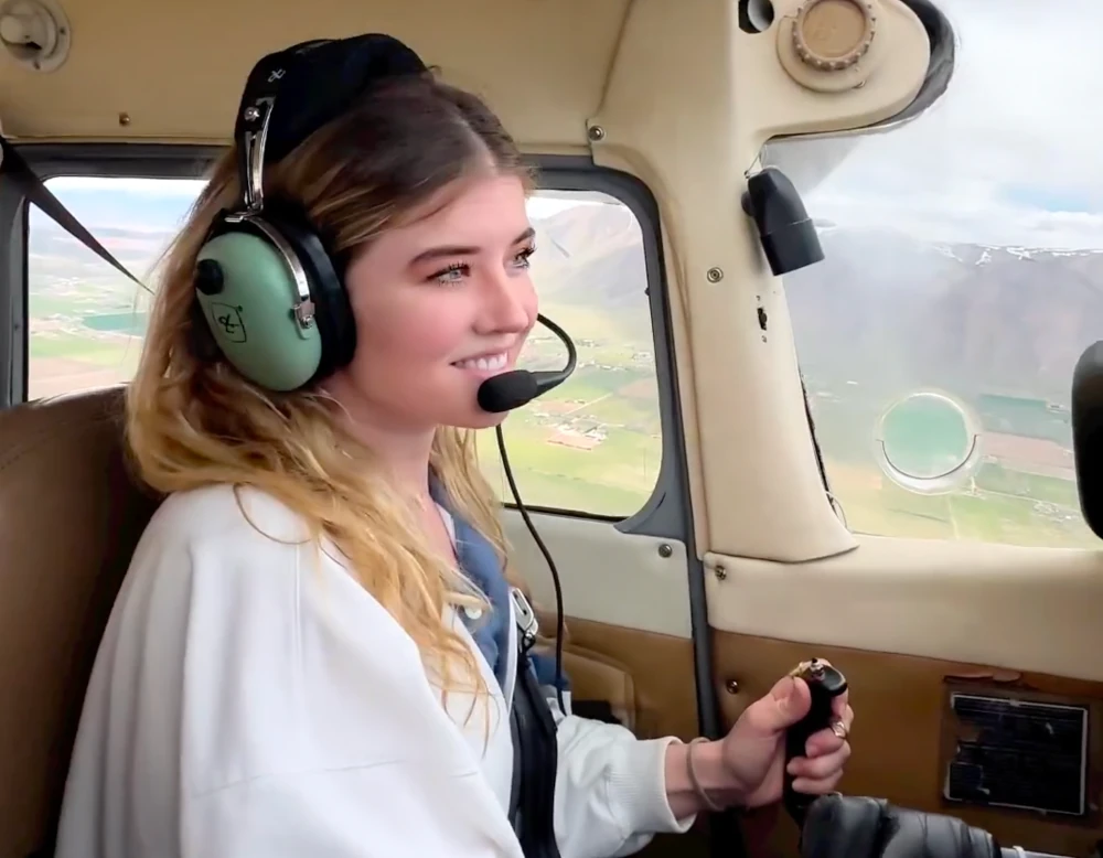 Student pilot taking a discovery flight
